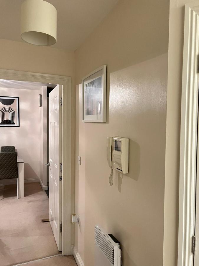 Stylish Luxe Apartment Harlow Extérieur photo