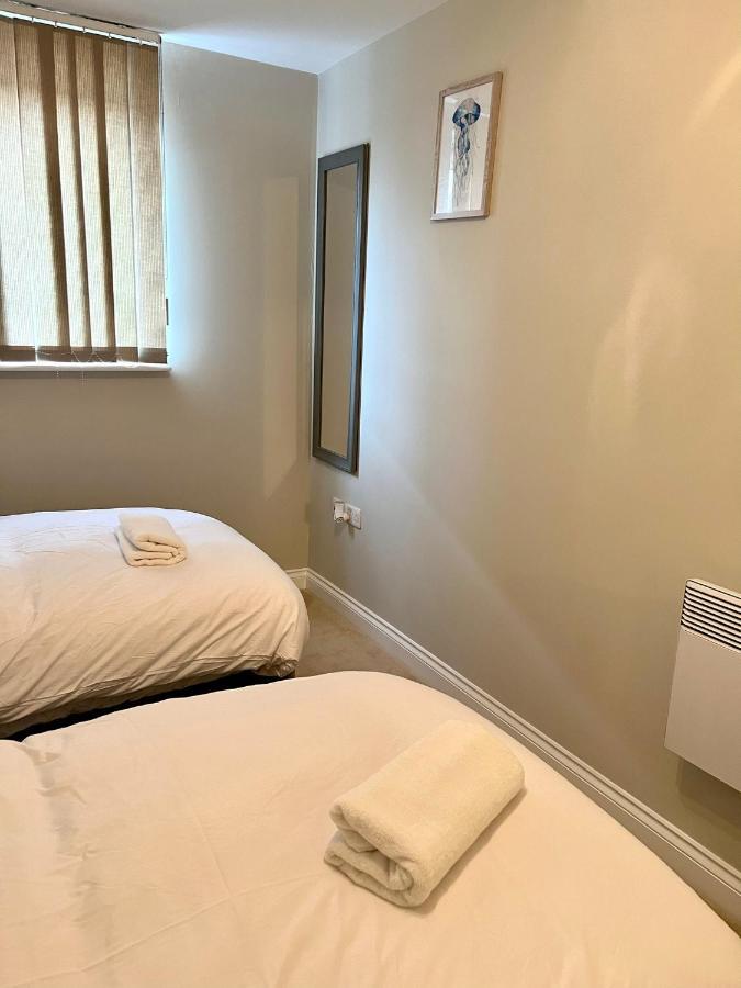 Stylish Luxe Apartment Harlow Extérieur photo